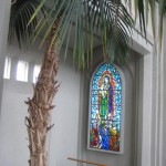 Palmier en pot dans une église